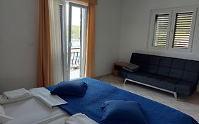 Apartments Dora, With A Beautiful View Of The Bay, Near The Sea And Center